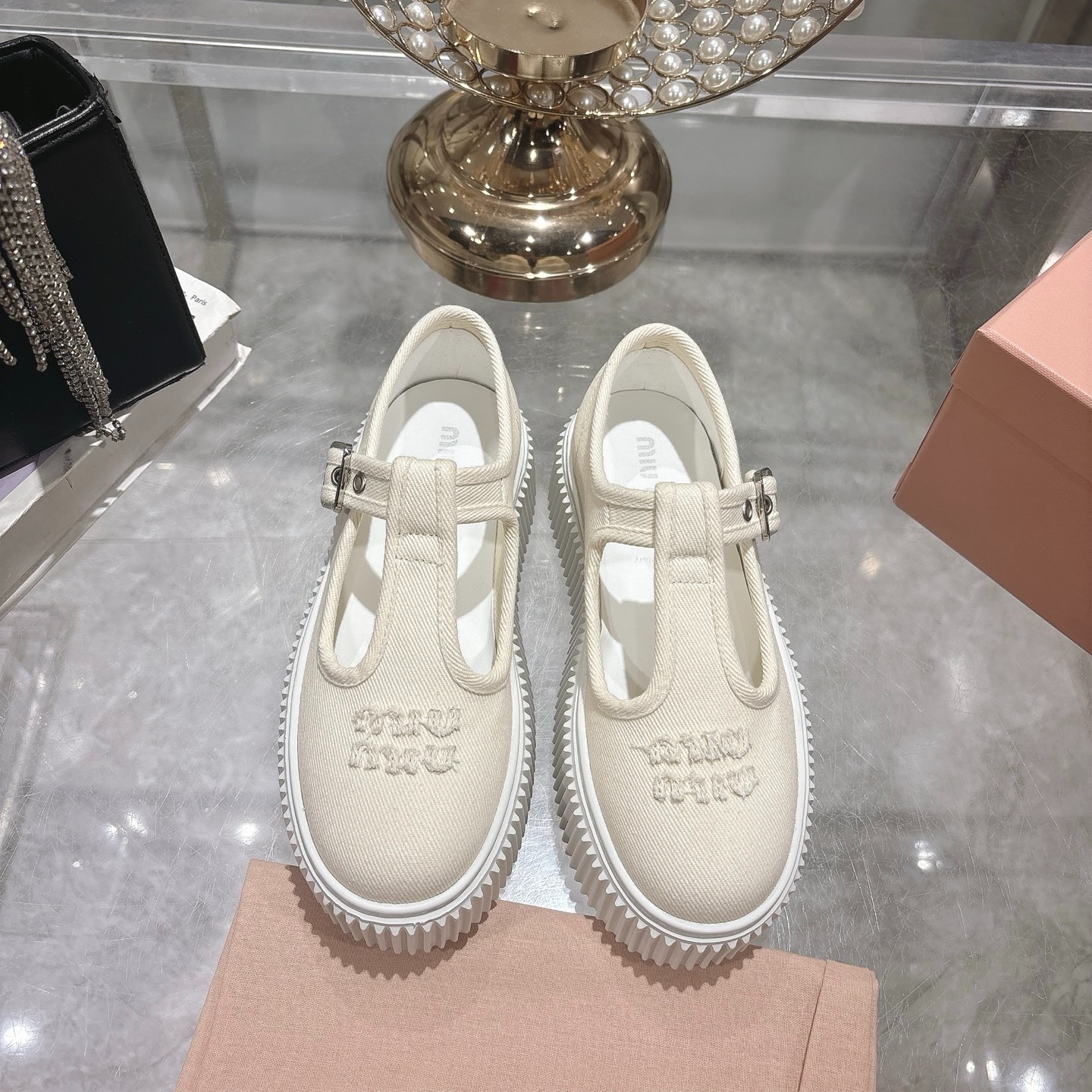 미우미우 25 신상 통굽 플랫폼 스니커즈