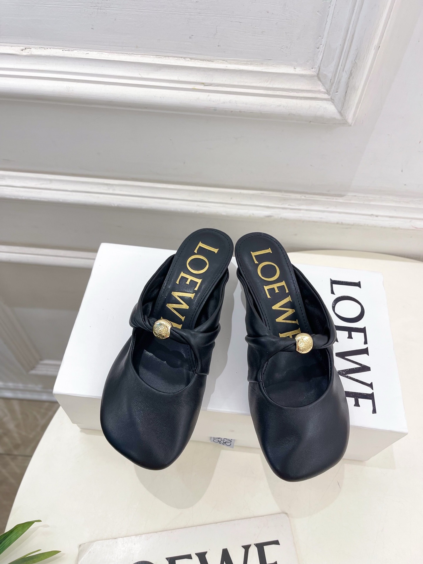 로에베 25 봄여름 신상 페블 뮬러힐