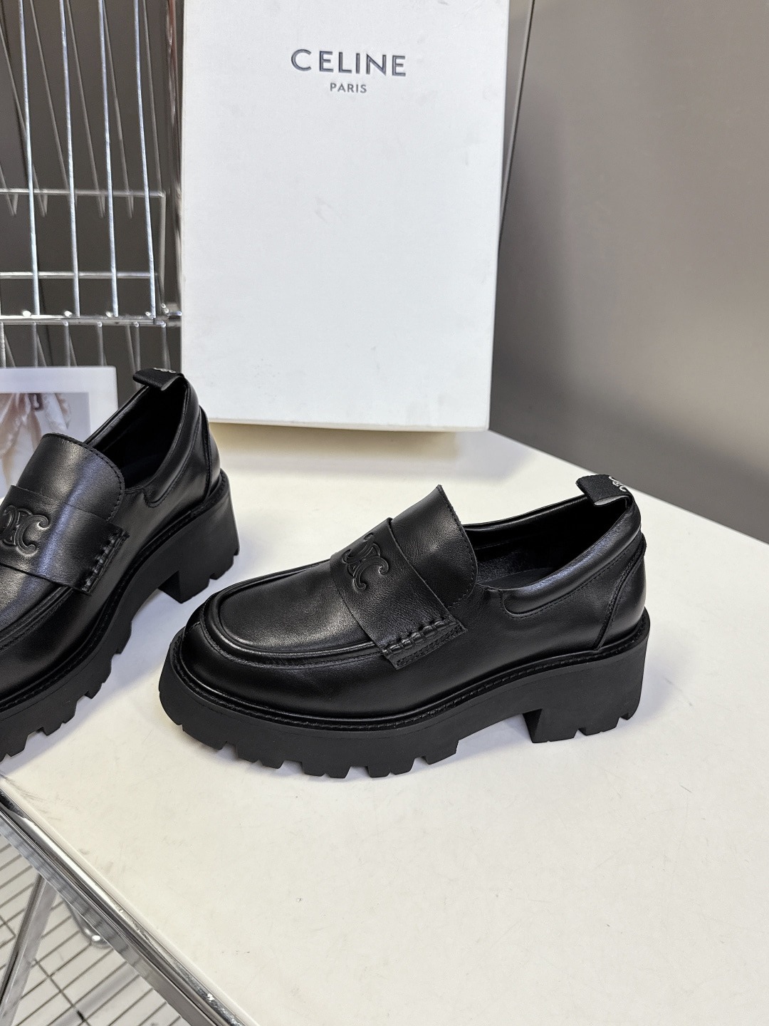 셀린느 가을/겨울 신상 통굽 로퍼