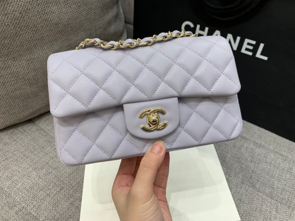 샤넬 클래식 뉴미니 플랩백 A69900 