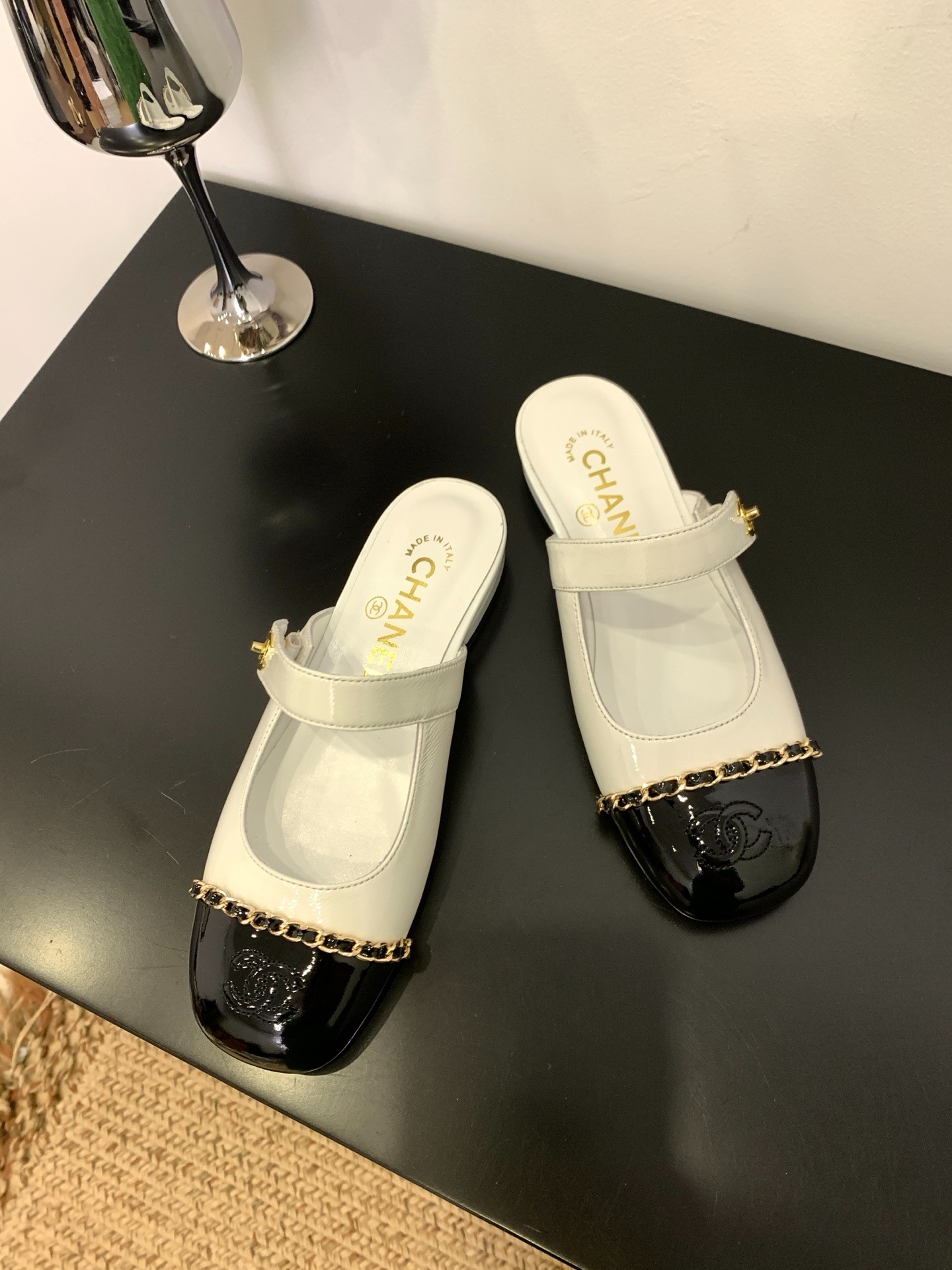 샤넬 25 신상 체인 슬리퍼