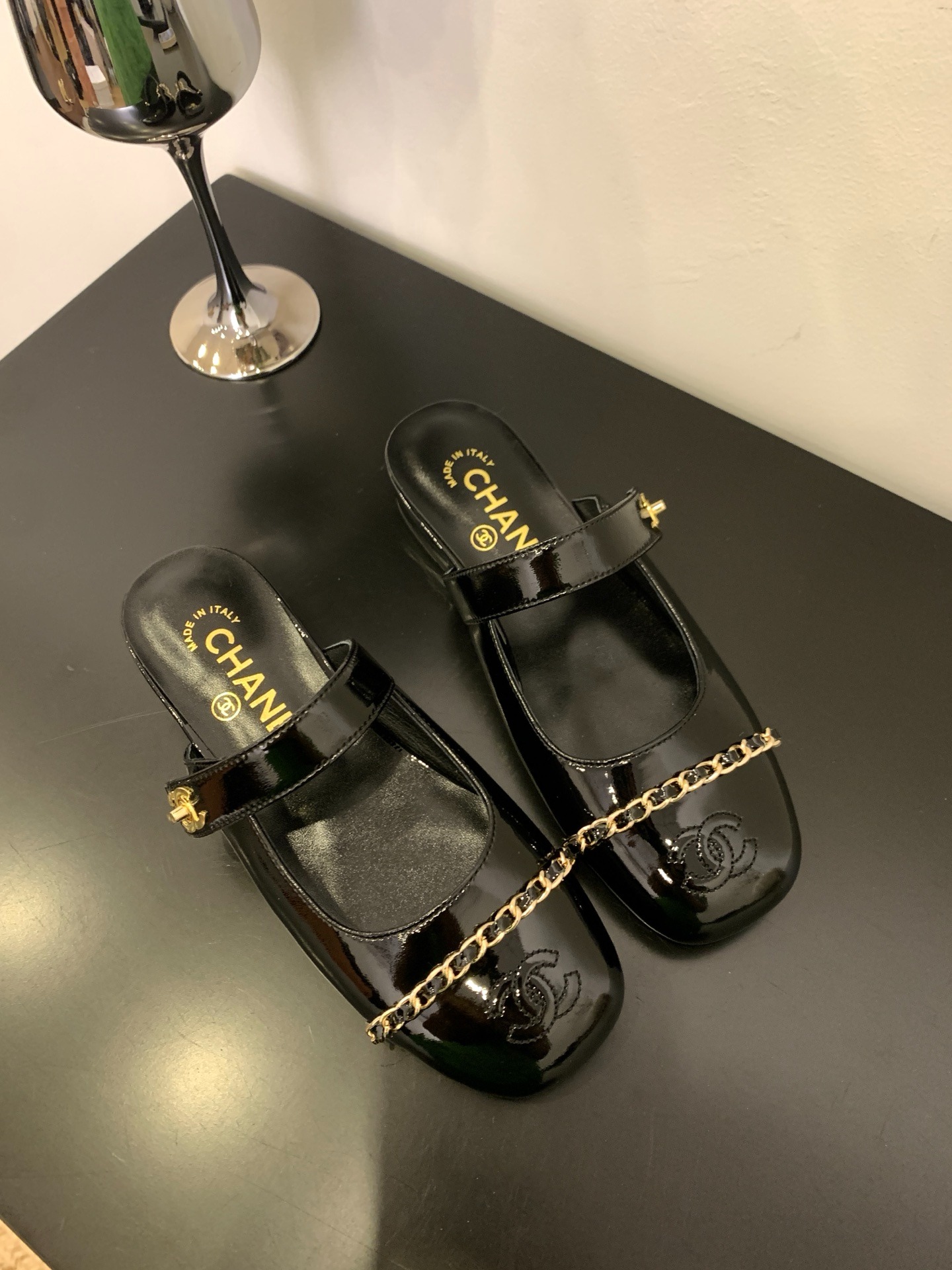 샤넬 25 신상 체인 슬리퍼
