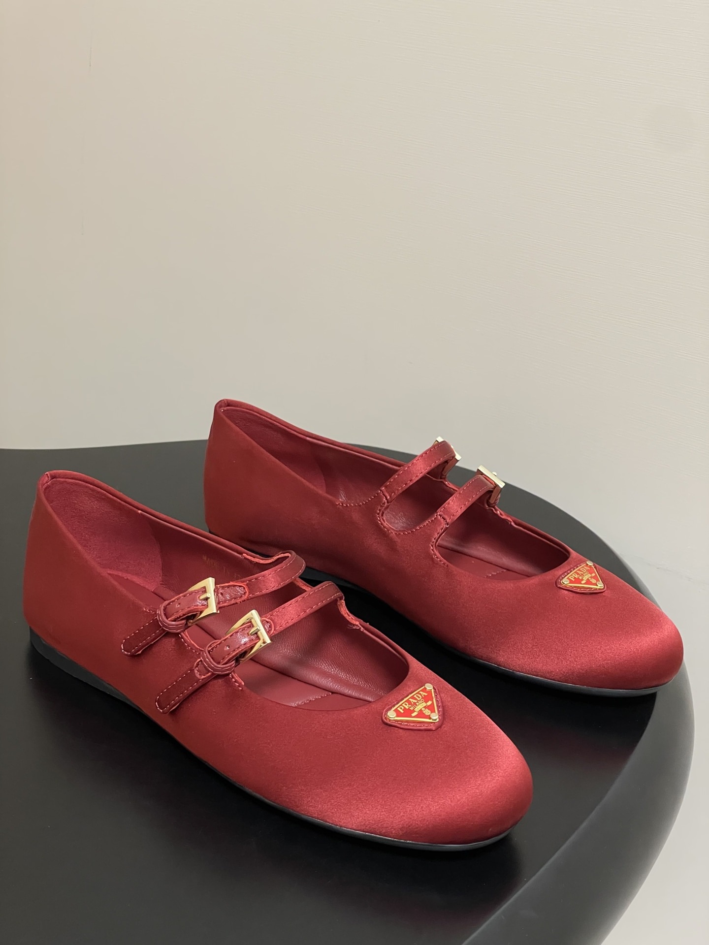 프라다 실크 새틴 발레 메리제인 플랫