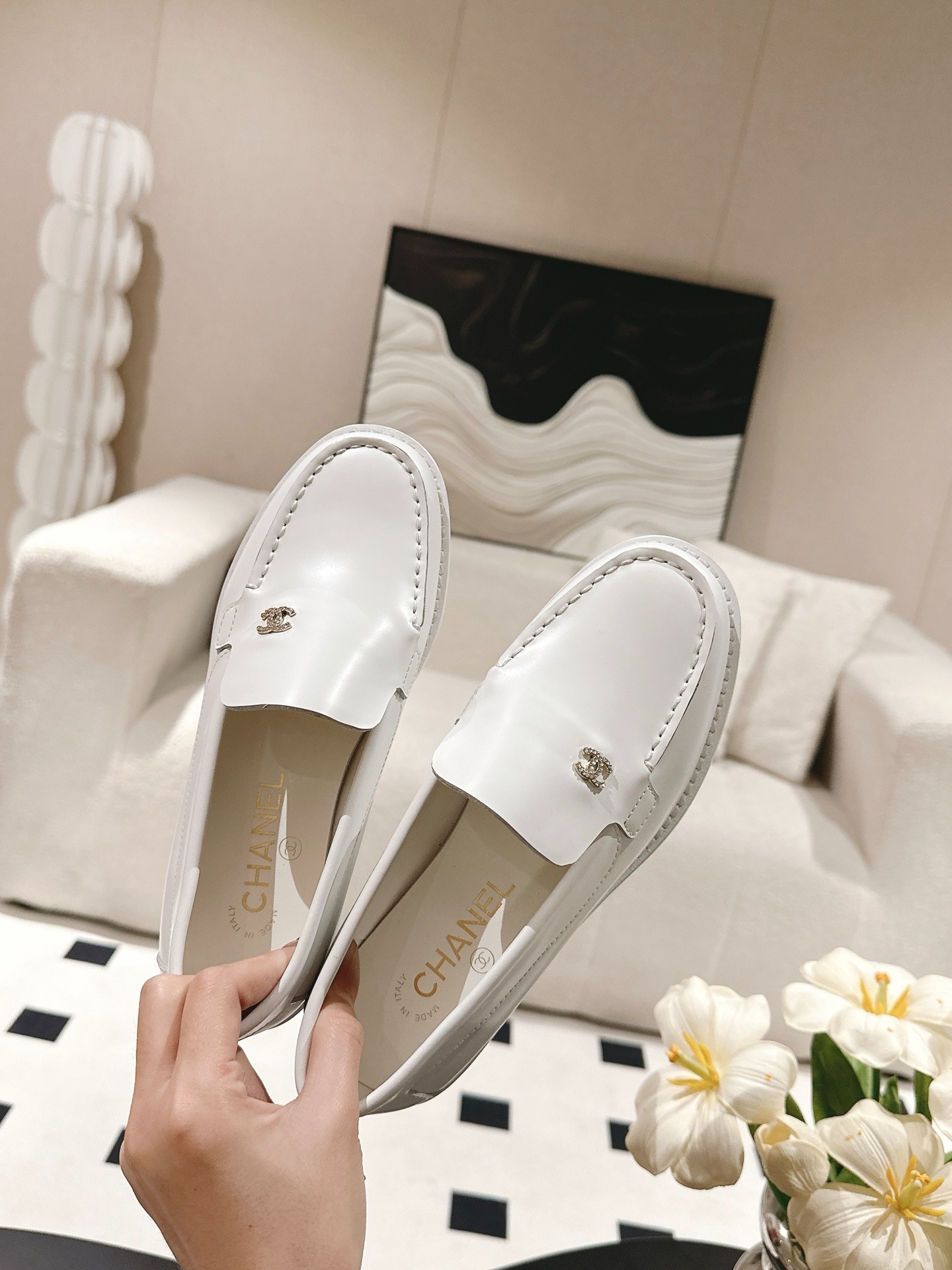 샤넬 이른 봄 신상 로퍼