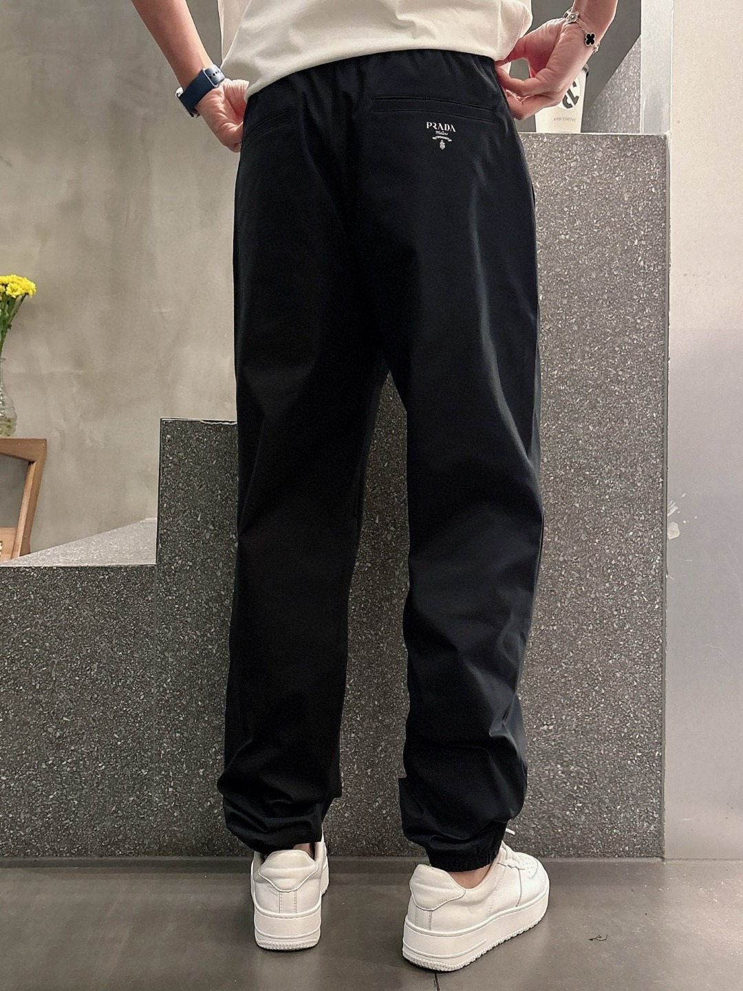 프라다 25 봄여름 신상 클래식 패션 팬츠