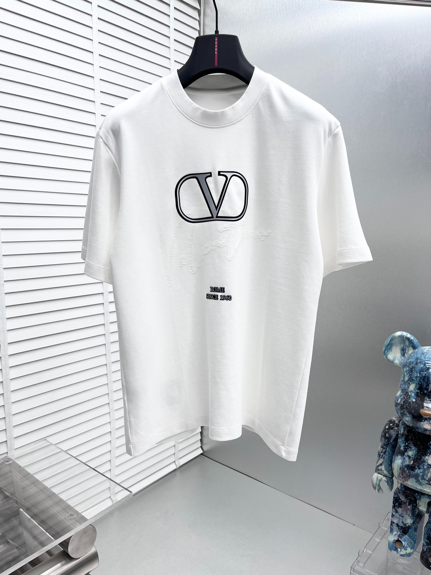 발렌티노 25 봄여름 신상 라운드 티셔츠