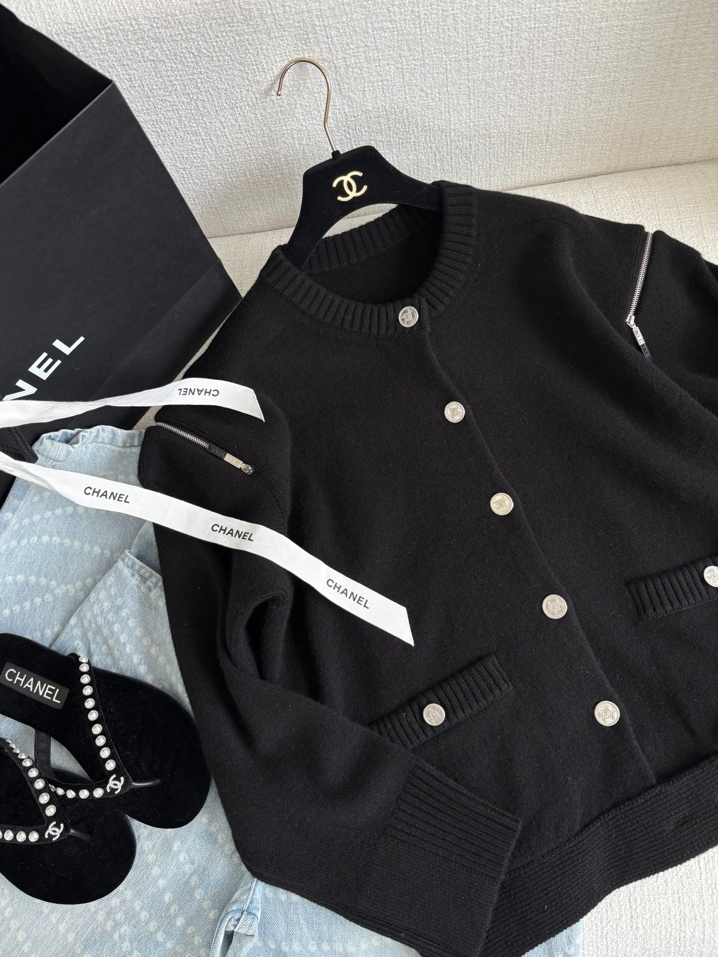 샤넬 25 라운드넥 더블버튼 가디건