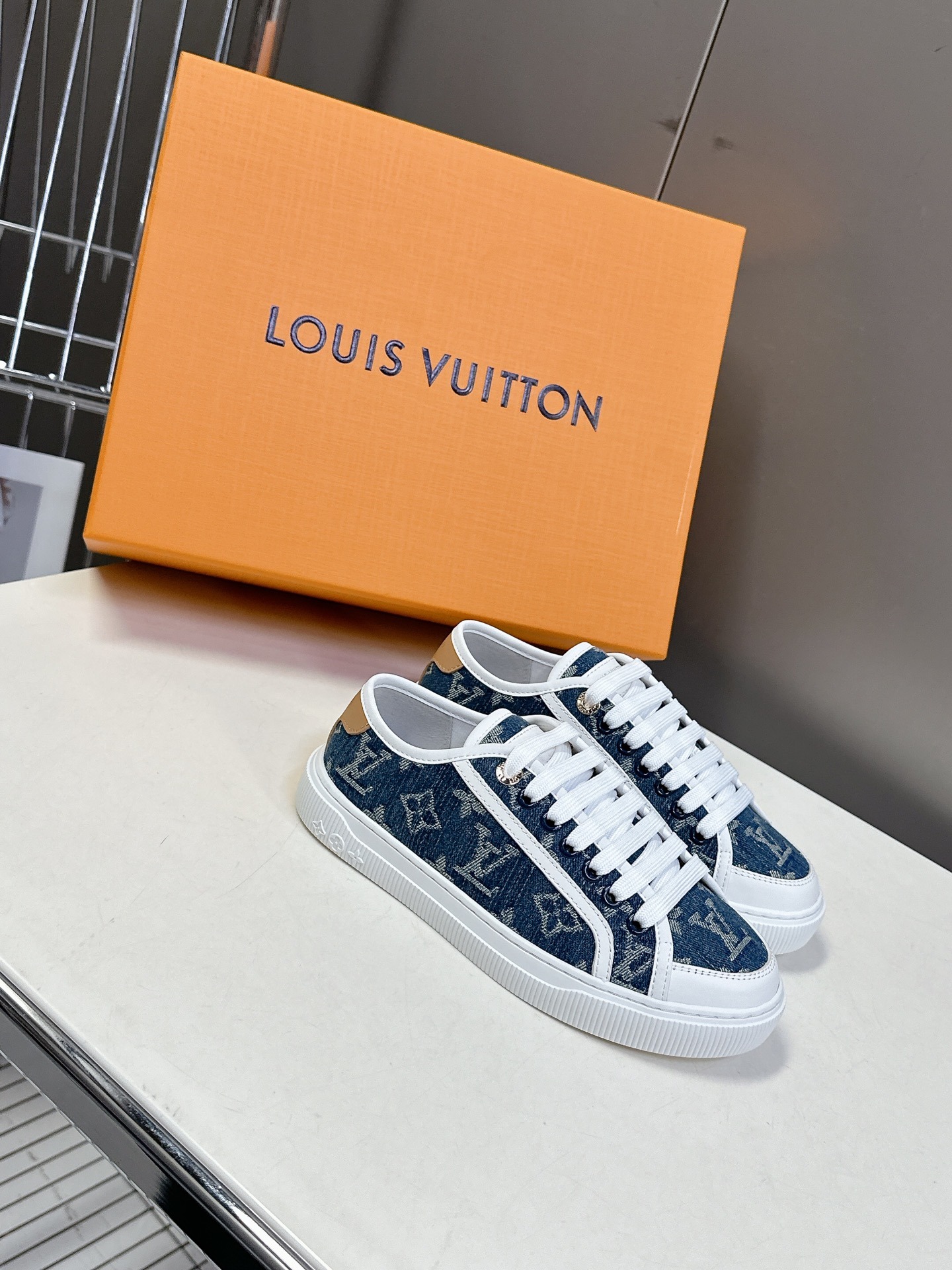 루이비통 25SS Lagoon Sneaker