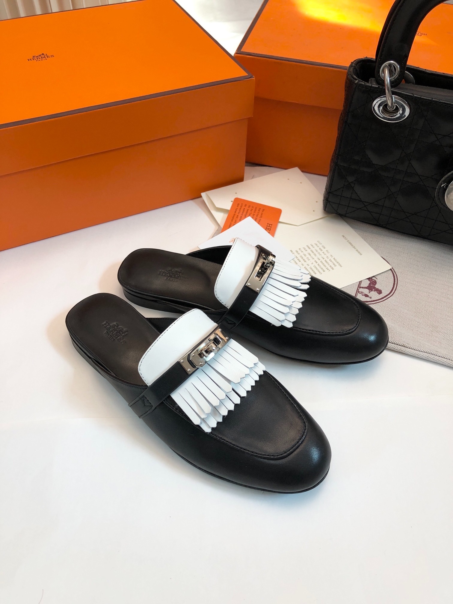 에르메스 2025 H 클래식 켈리뮬러 세미슬리퍼 태슬타입