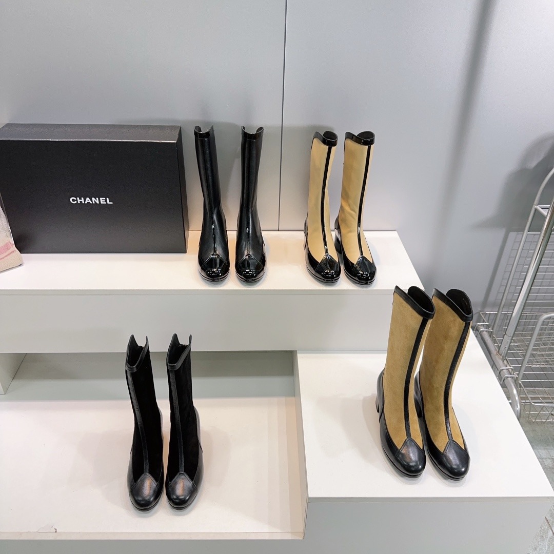샤넬 스웨이드 배색 통굽 라이더 부츠