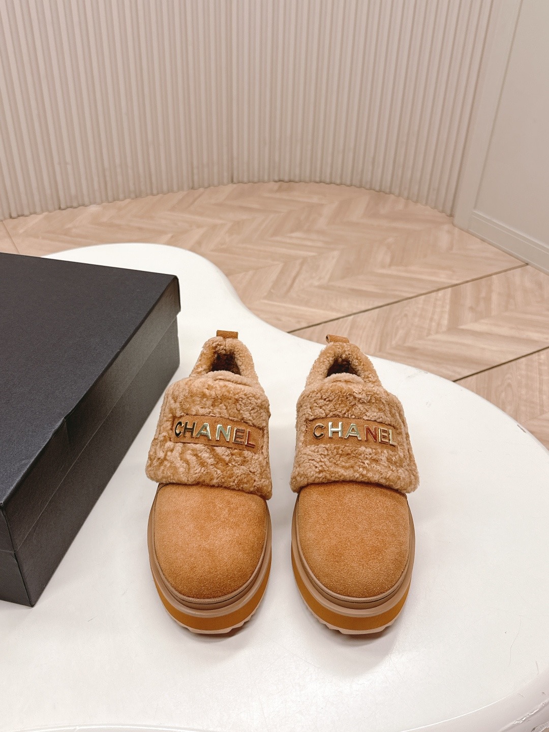 샤넬 클래식 털부츠 스웨이드