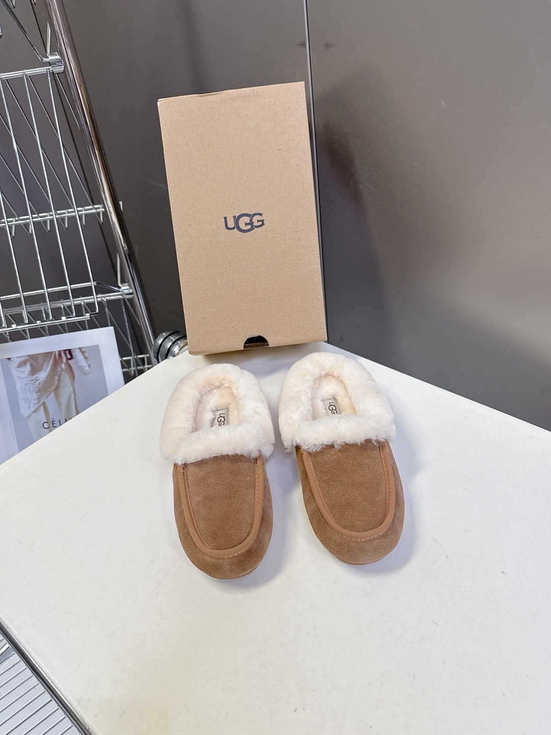 어그 신상 퍼 로퍼