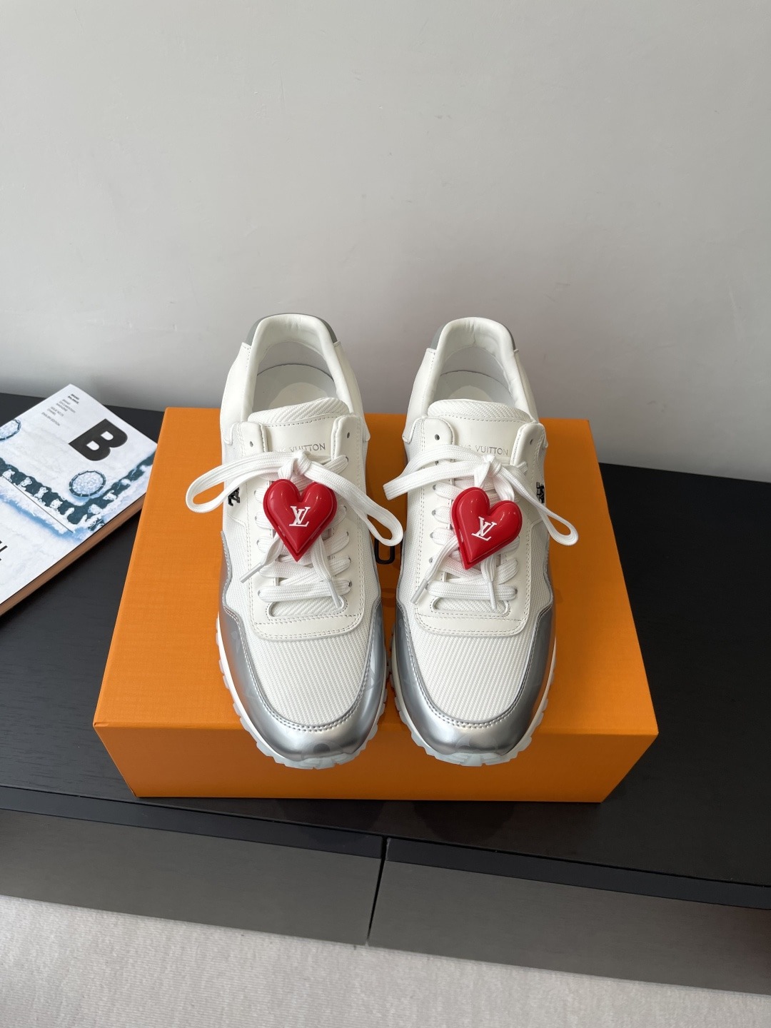 루이비통 클래식 남성 스니커즈