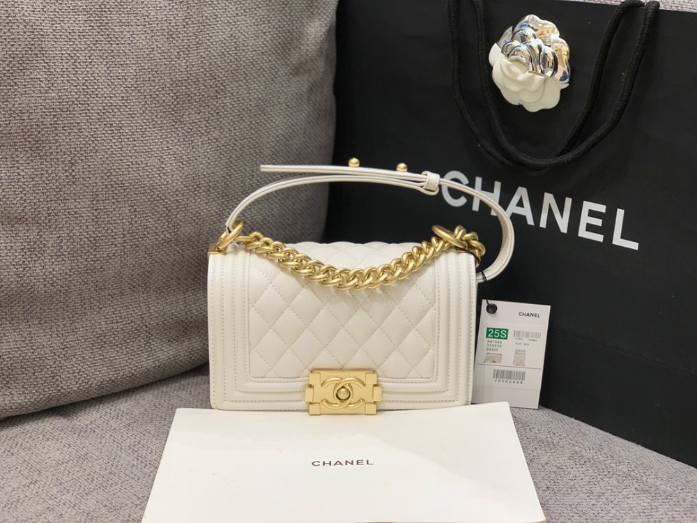 샤넬 보이백 미듐 A67086 