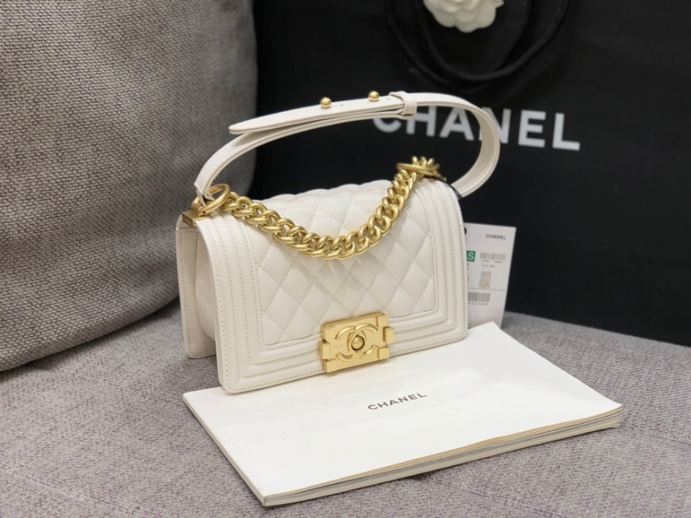 샤넬 보이백 미듐 A67086 