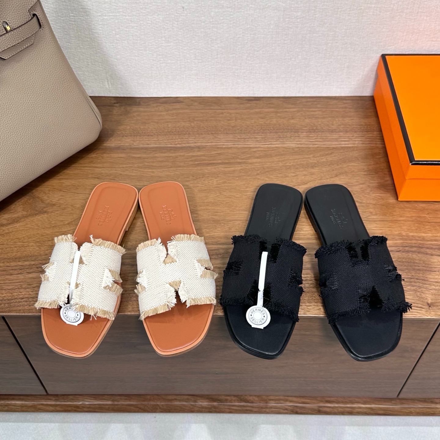 에르메스 Oran 샌들 컬렉션