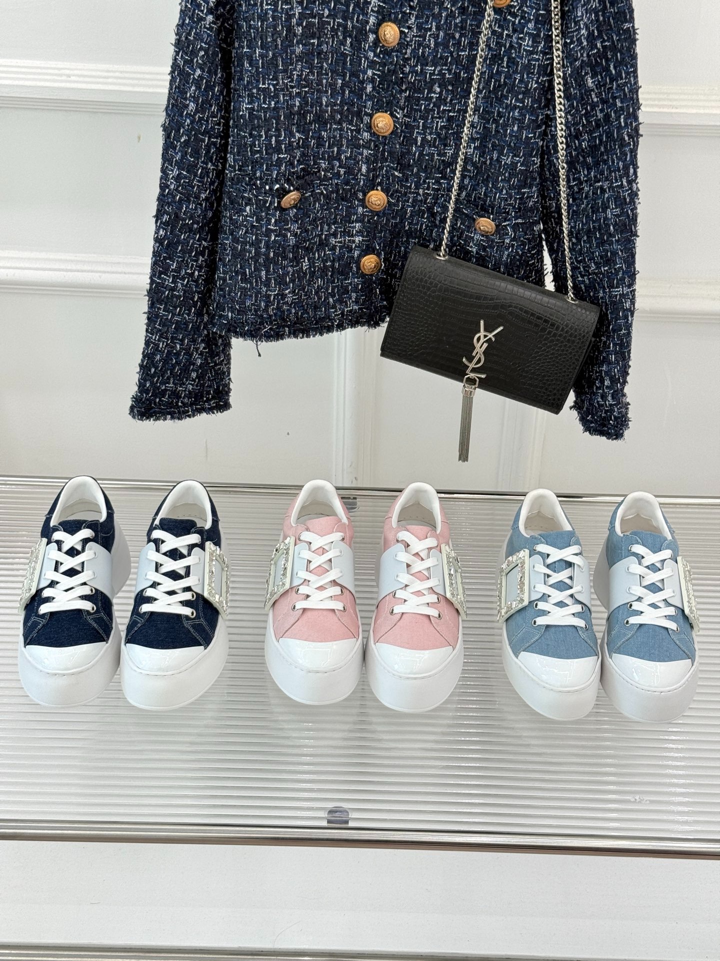 로저비비에 버클 통굽 스니커즈