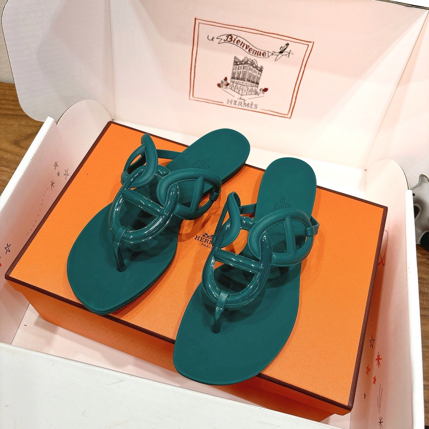 에르메스 2025 신상 쪼리