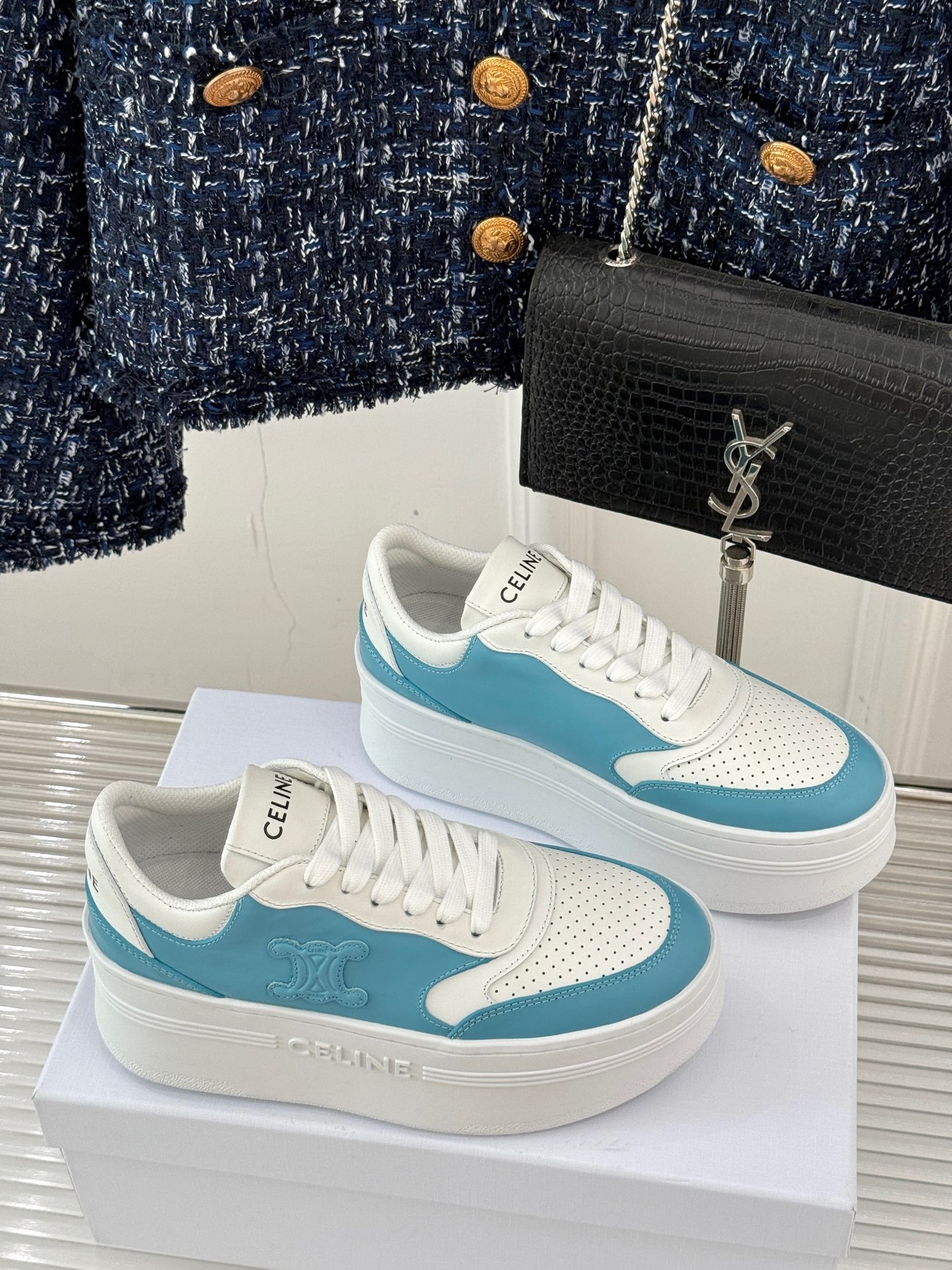 셀린느 클래식 통굽 스니커즈