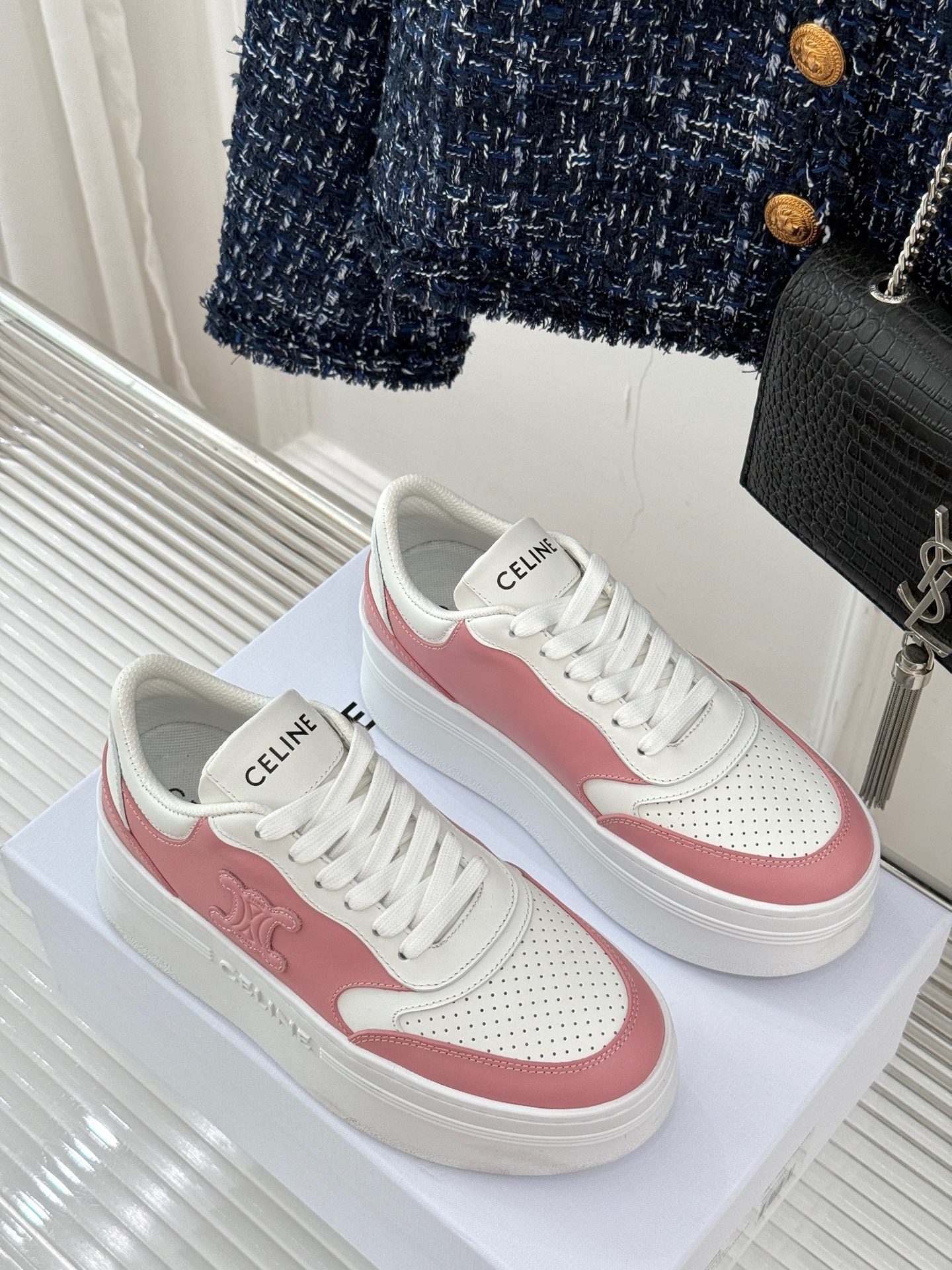 셀린느 클래식 통굽 스니커즈