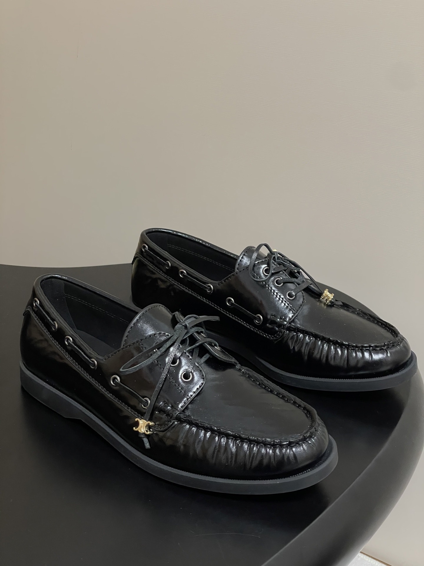 셀린느 25ss 신상 빈티지 스트랩 플랫 로퍼