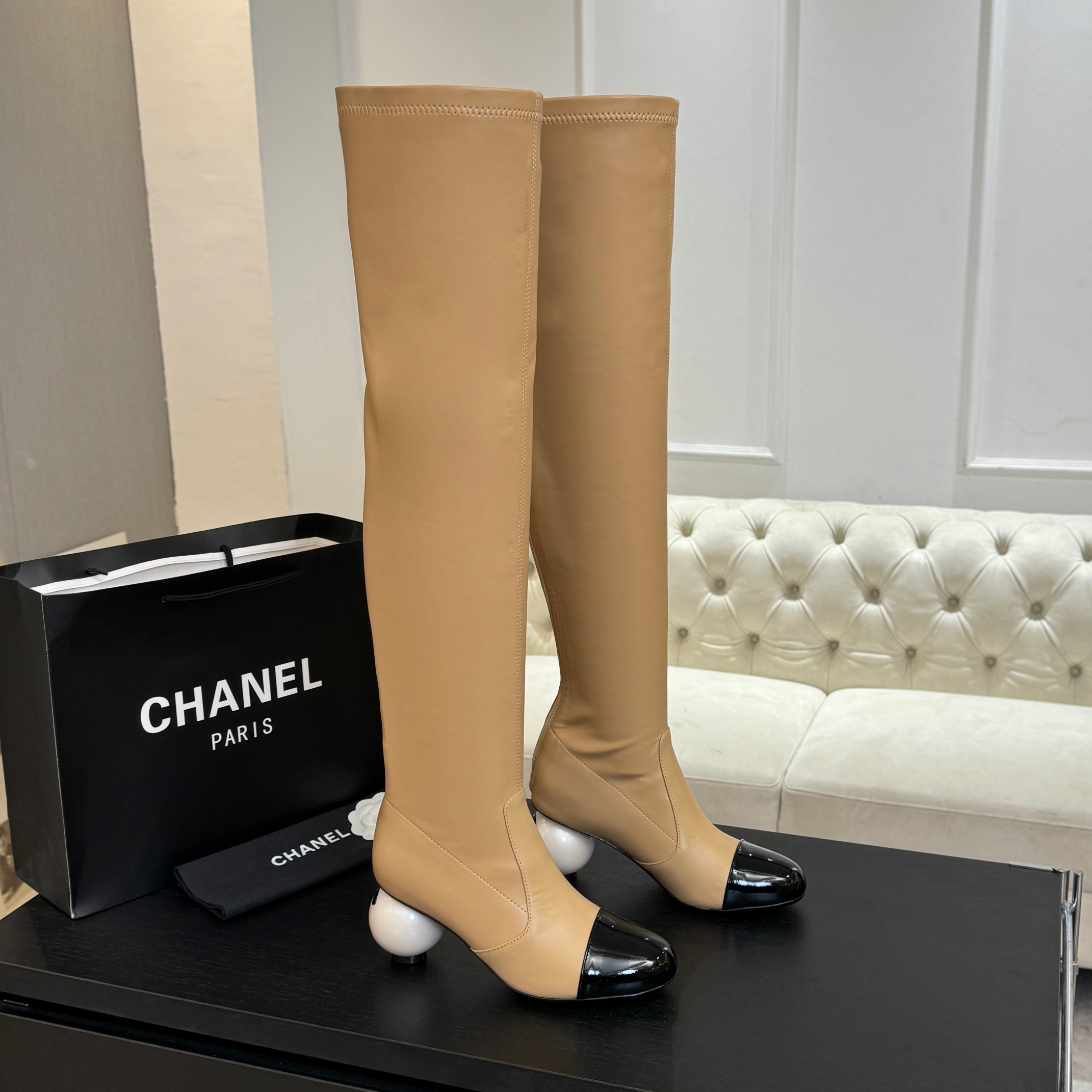 샤넬 25A 신상 진주 굽 스판부츠