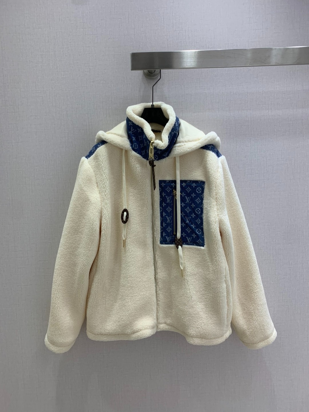 루이비통 25 신상 후드 가죽 재킷
