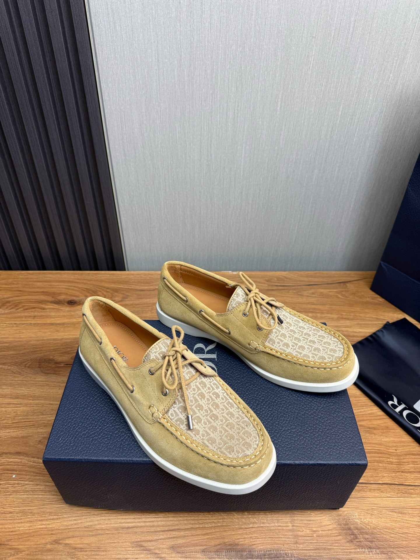 디올 남성 소가죽 로퍼