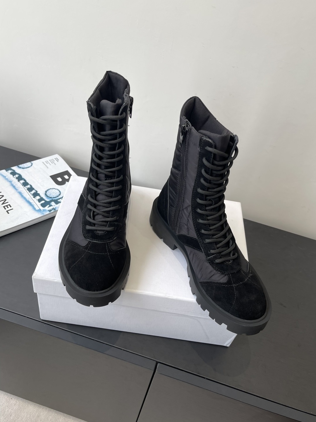 셀린느 25ss 신상 빈티지 워커