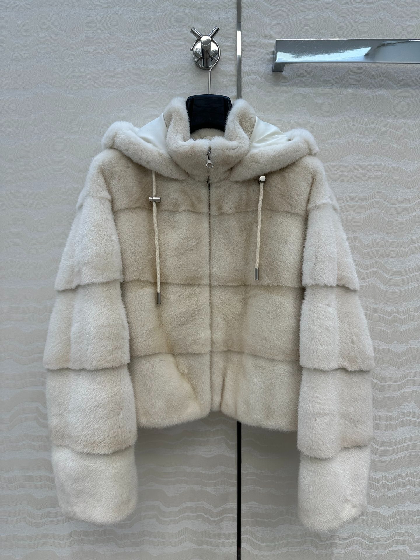 디올 신상 밍크 코트