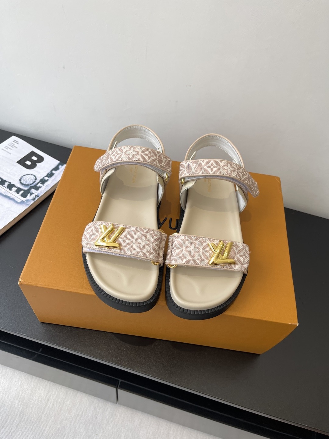 루이비통 신상 캐쥬얼 비치 샌들