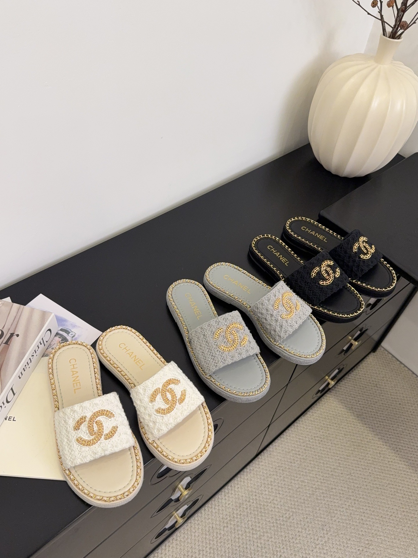 샤넬 25 신상 플랫 더블 c 체인 슬리퍼