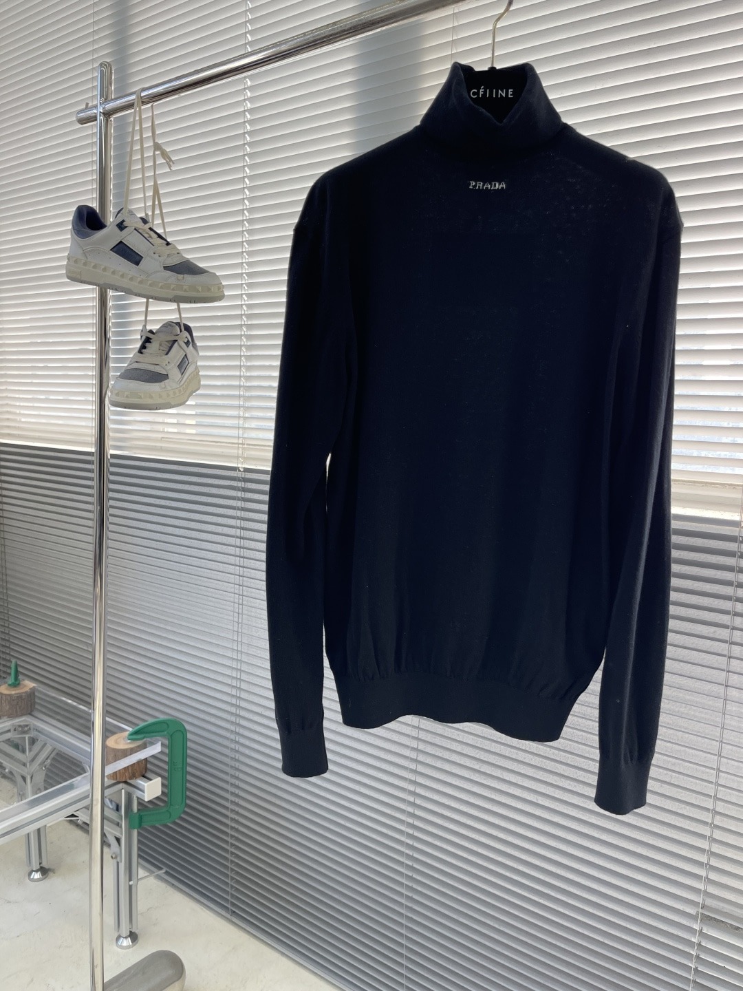 프라다 자카르 폴라티