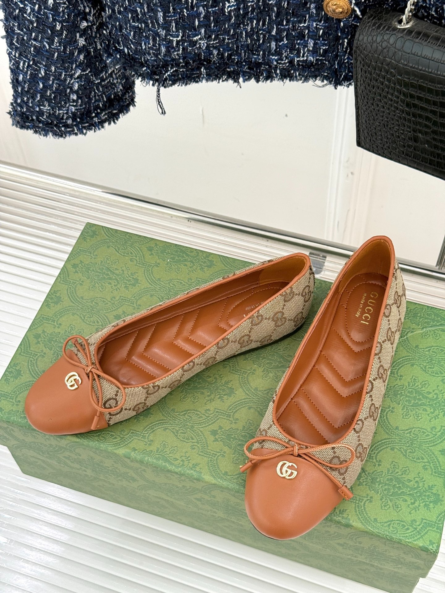구찌 클래식 더블 G 리본 플랫 발레 슈즈