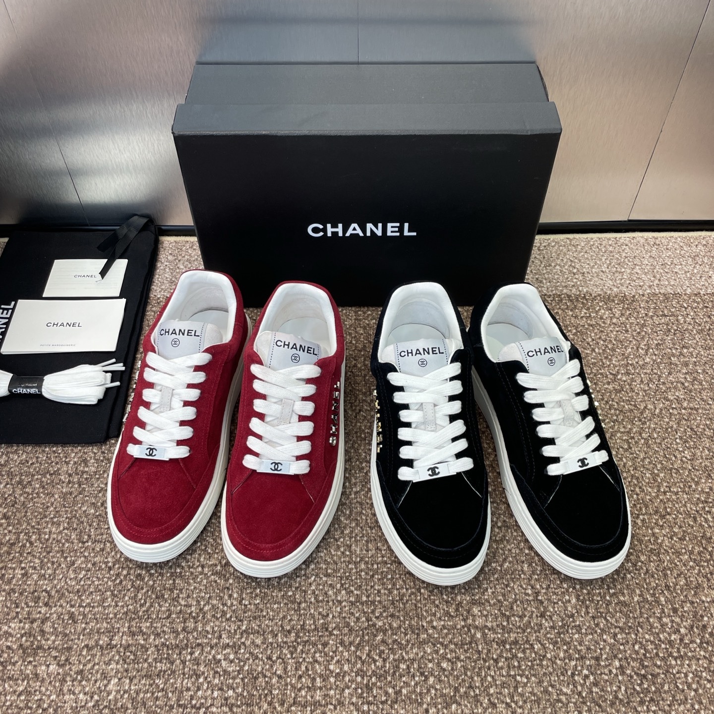 샤넬 신상 클래식 스트랩 스니커즈