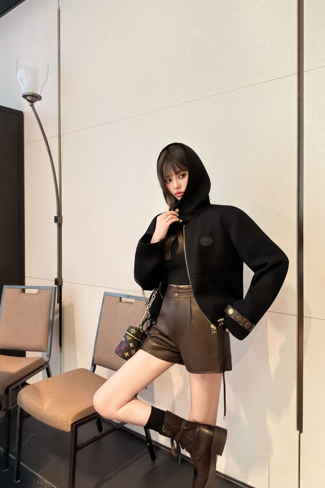 루이비통 25년 신상 후드 집업 점퍼