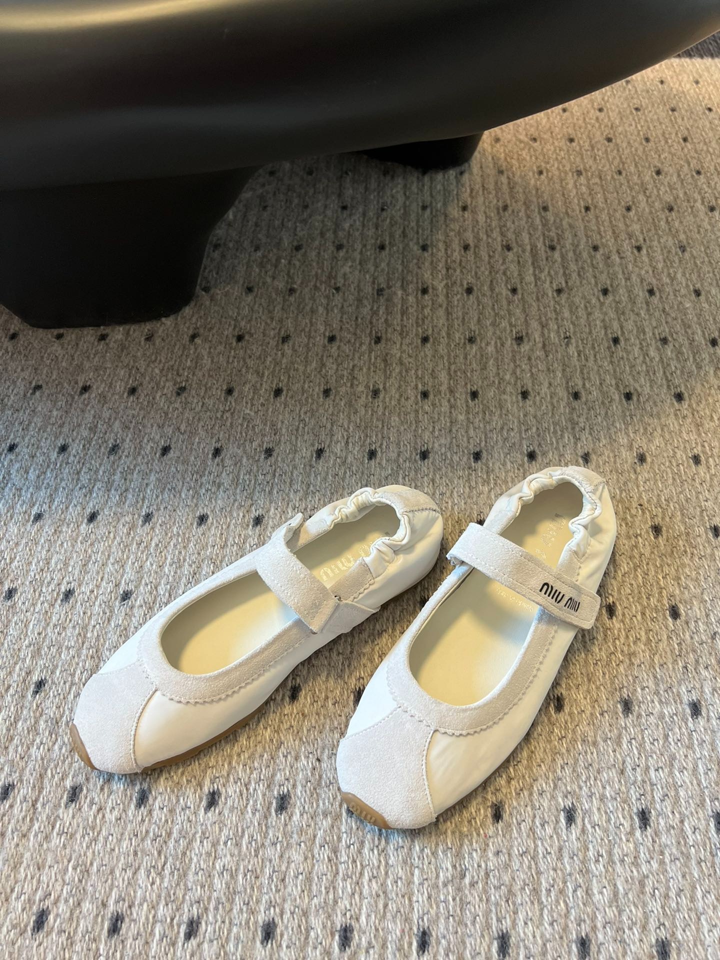 미우미우 25ss 신상 메리제인 발레화