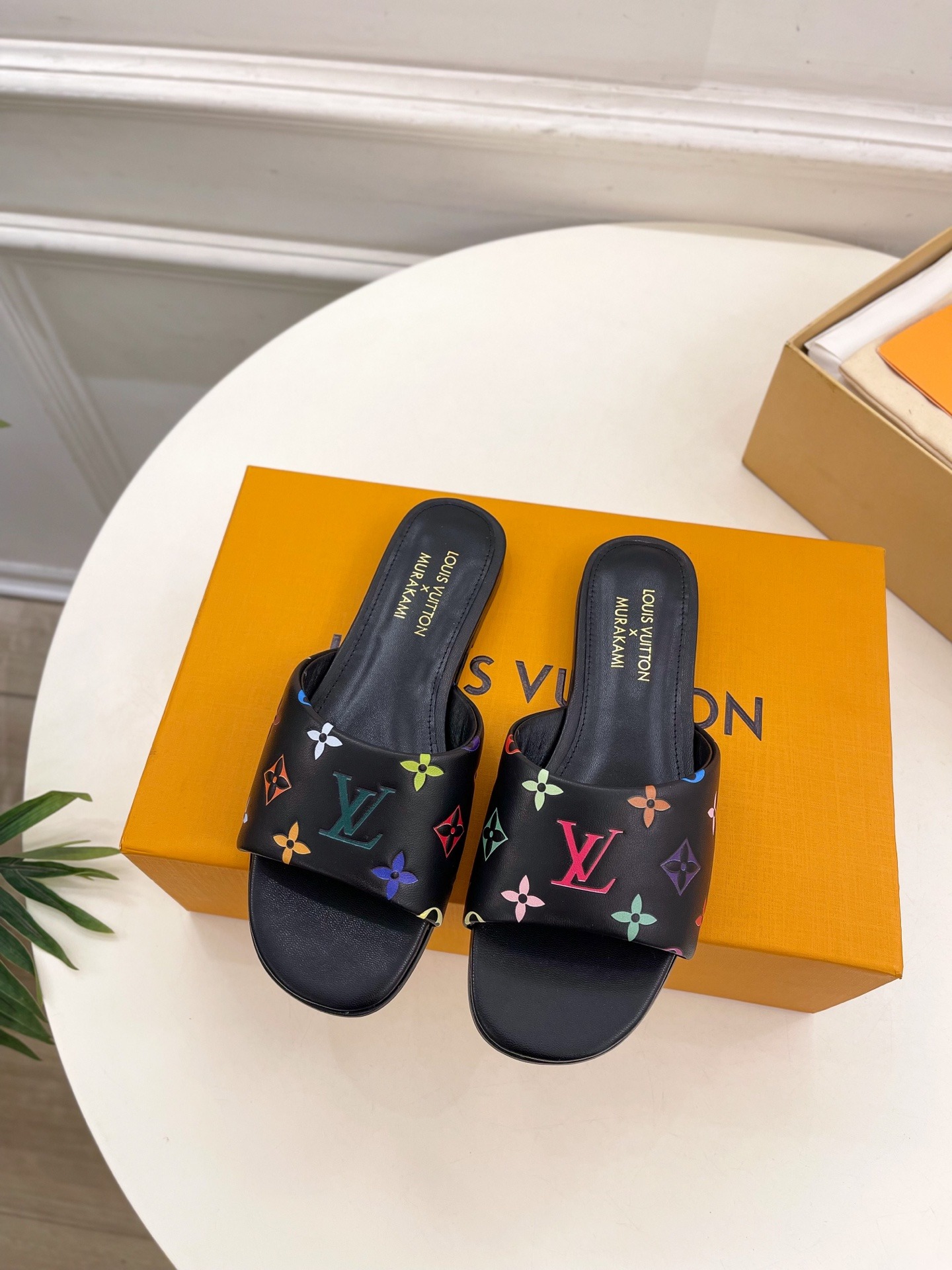 루이비통 25 신상 프리미엄 삼색 엠보싱 플랫 하드탑