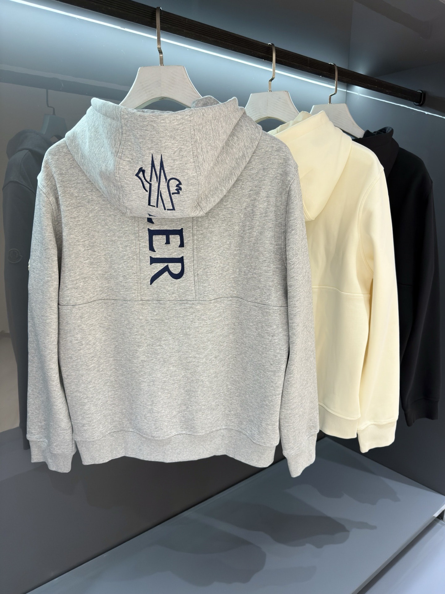 몽클레어 25 신상 기모 라운드 맨투맨