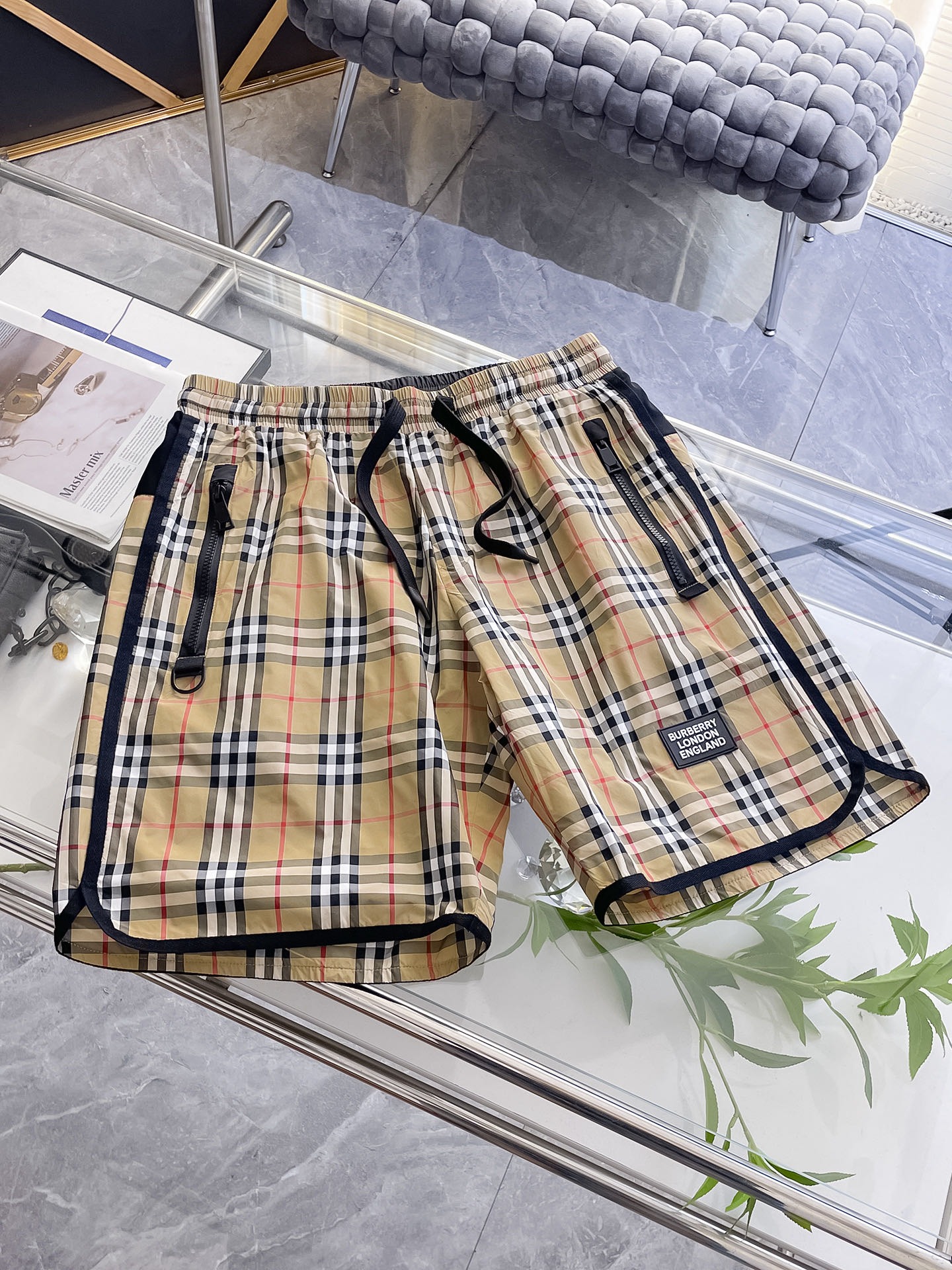 버버리 25 여름 신상 남성 캐주얼 반바지