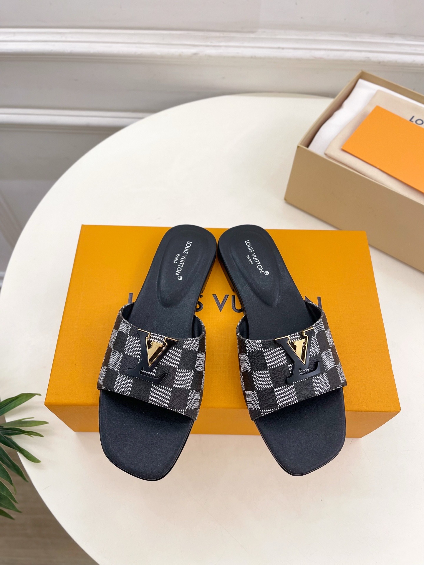 루이비통 25 클래식 체크 플랫 슬리퍼