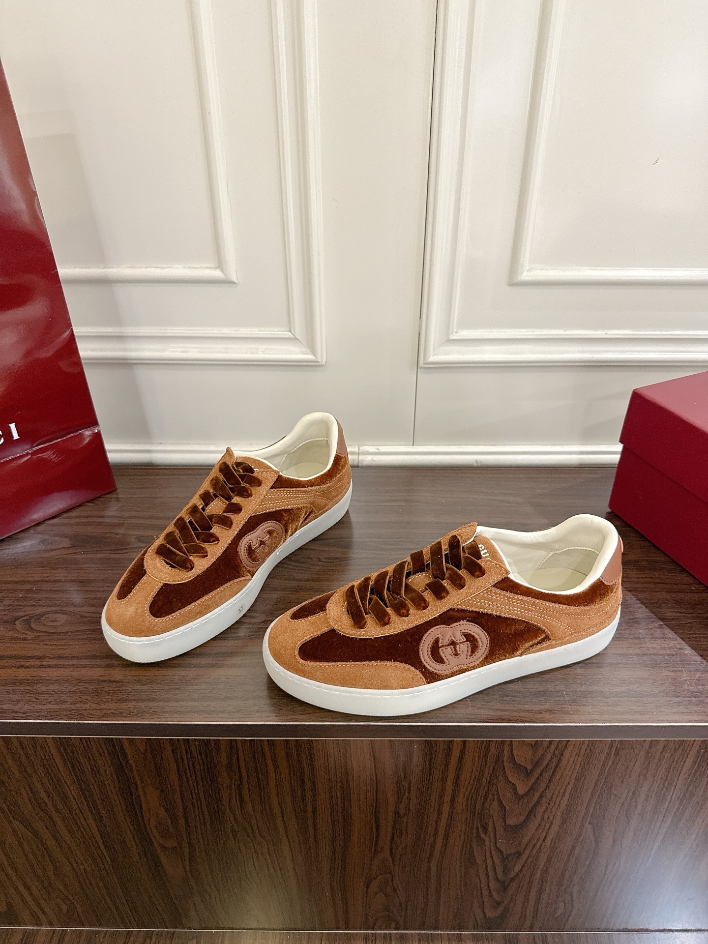 구찌 신상 더블G 스니커즈