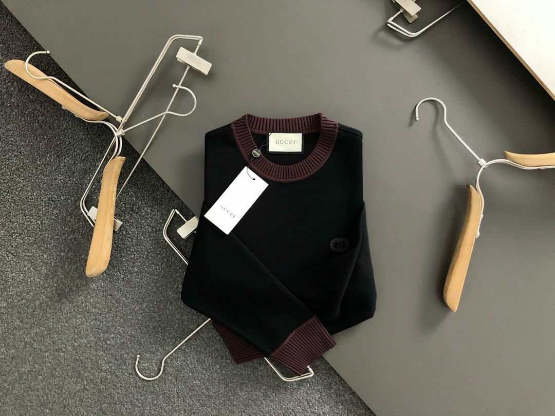 구찌 24s 더블 G자수 로고 니트