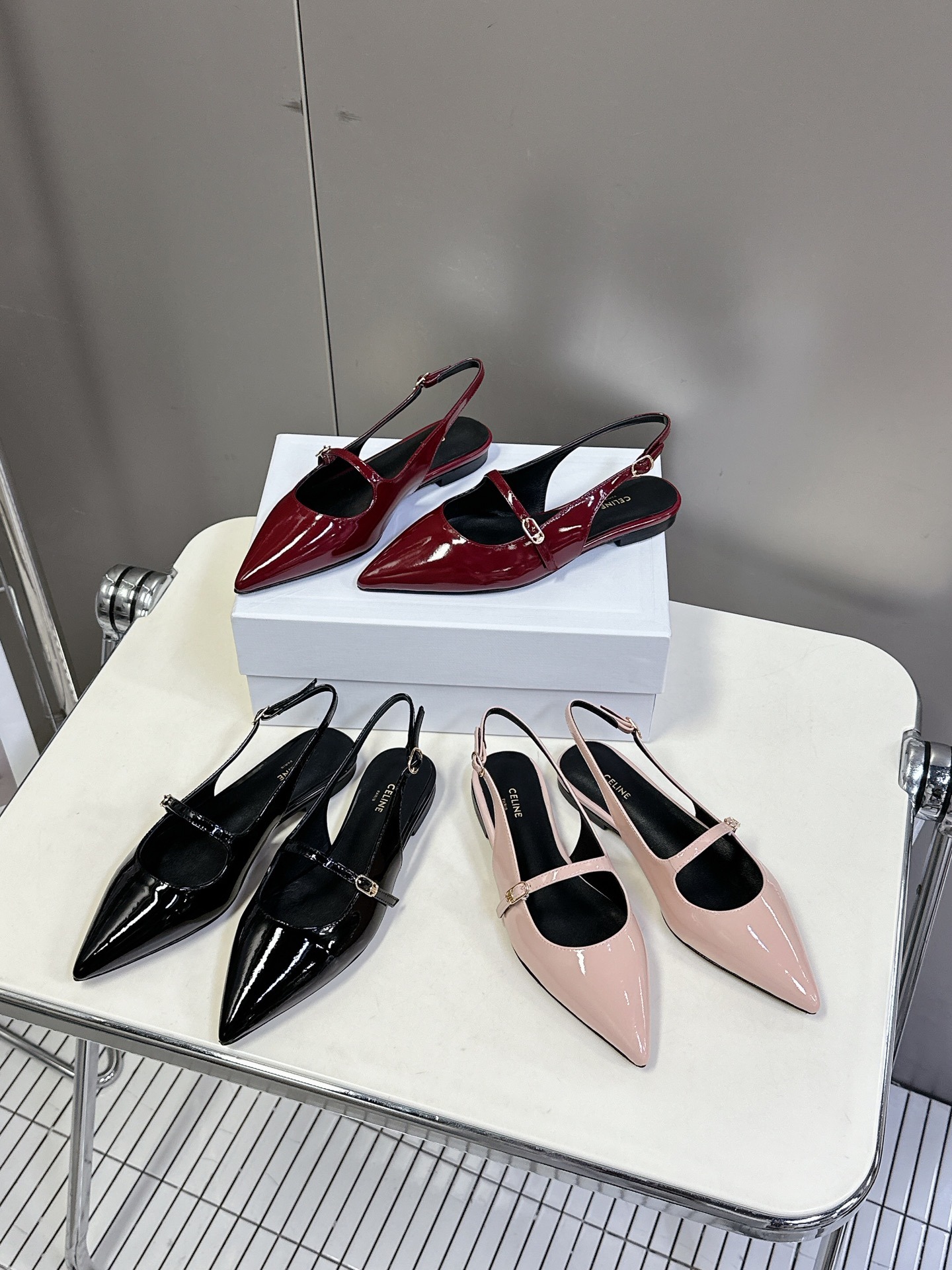 셀린느 여름 신상 백플랫 슈즈