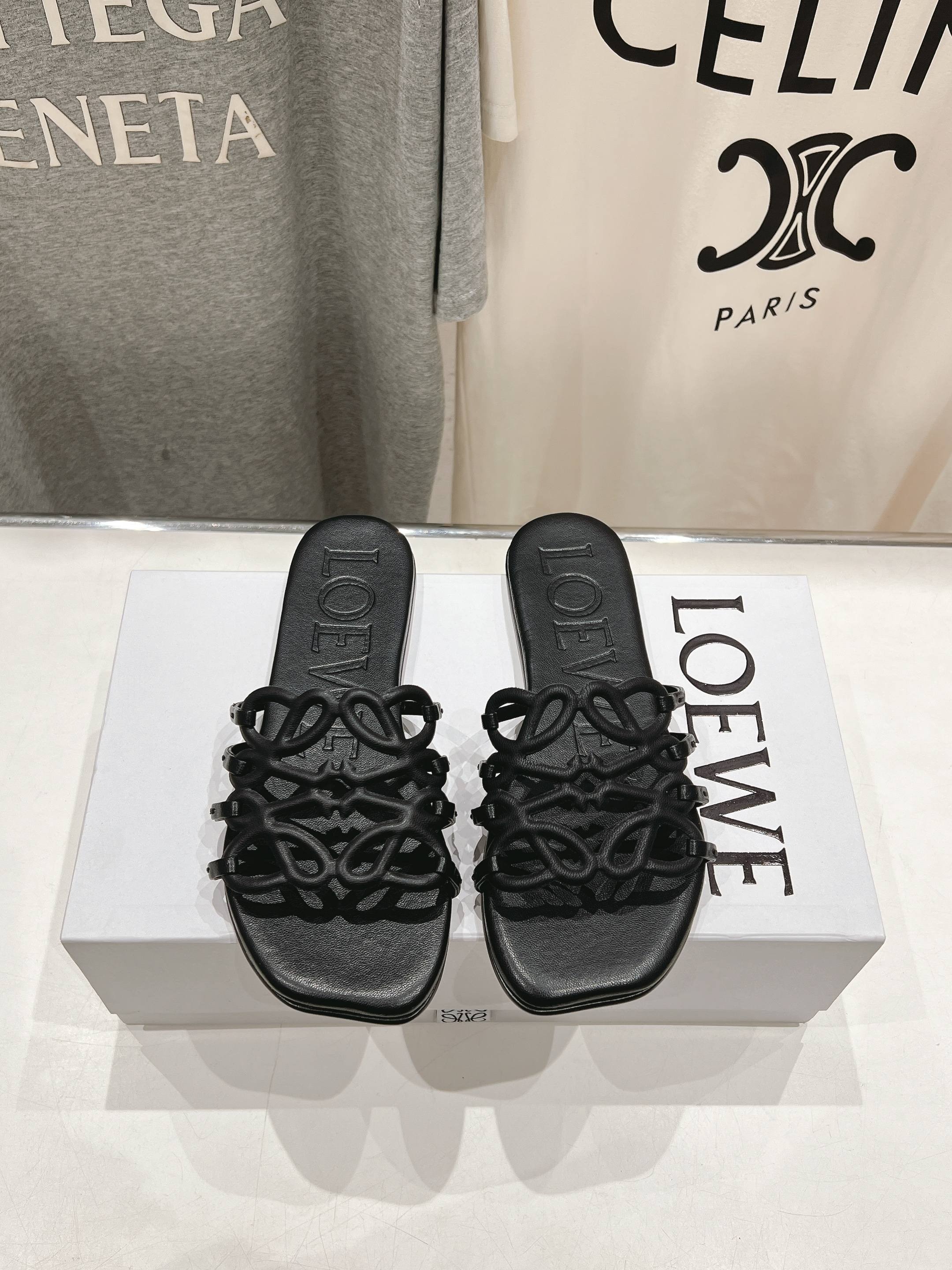 로에베 25/ss 신상 빈티지 플랫 비치 슬리퍼