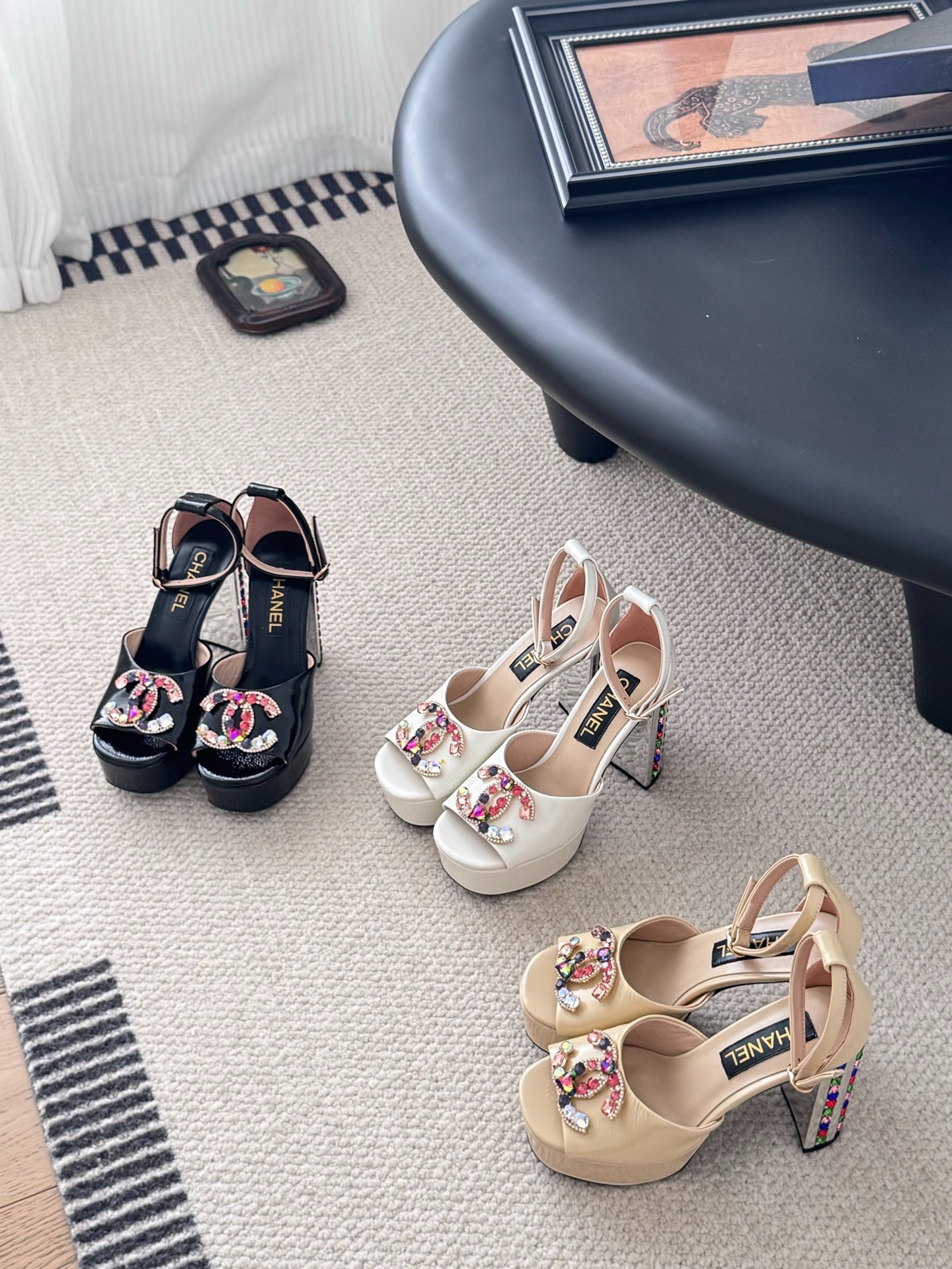 샤넬 25K 이른 봄 플랫폼 핫피스 샌들