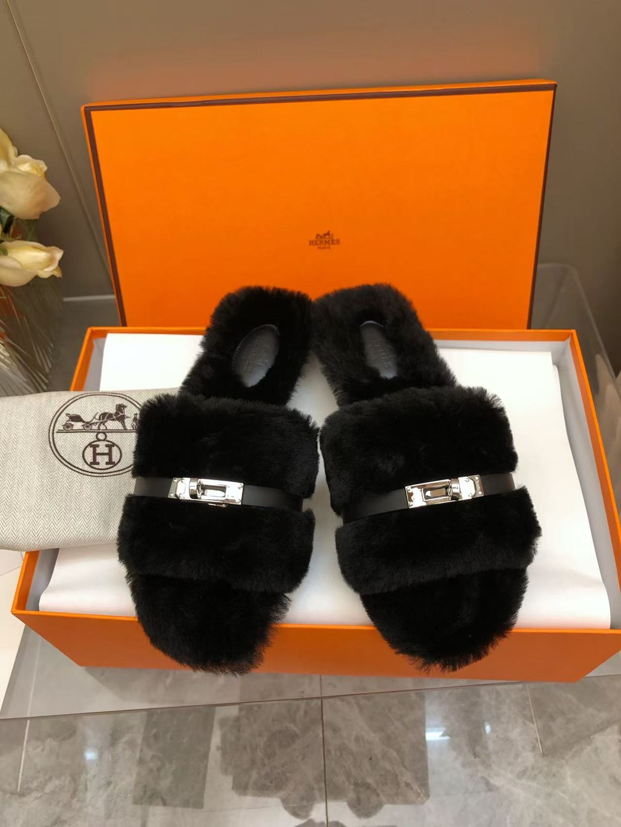 에르메스 신상 퍼 슬리퍼
