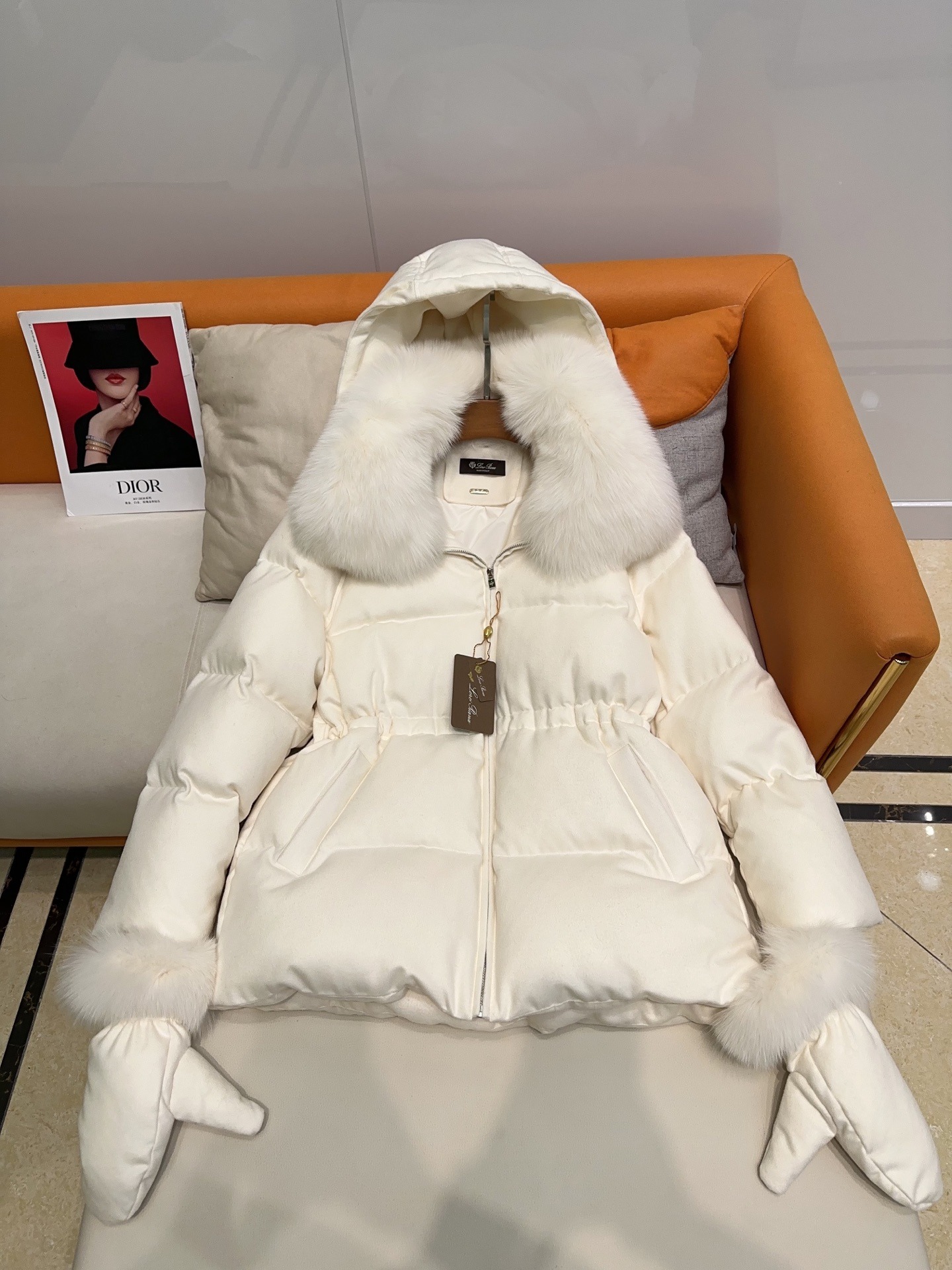 로로피아나 신상 구스 다운