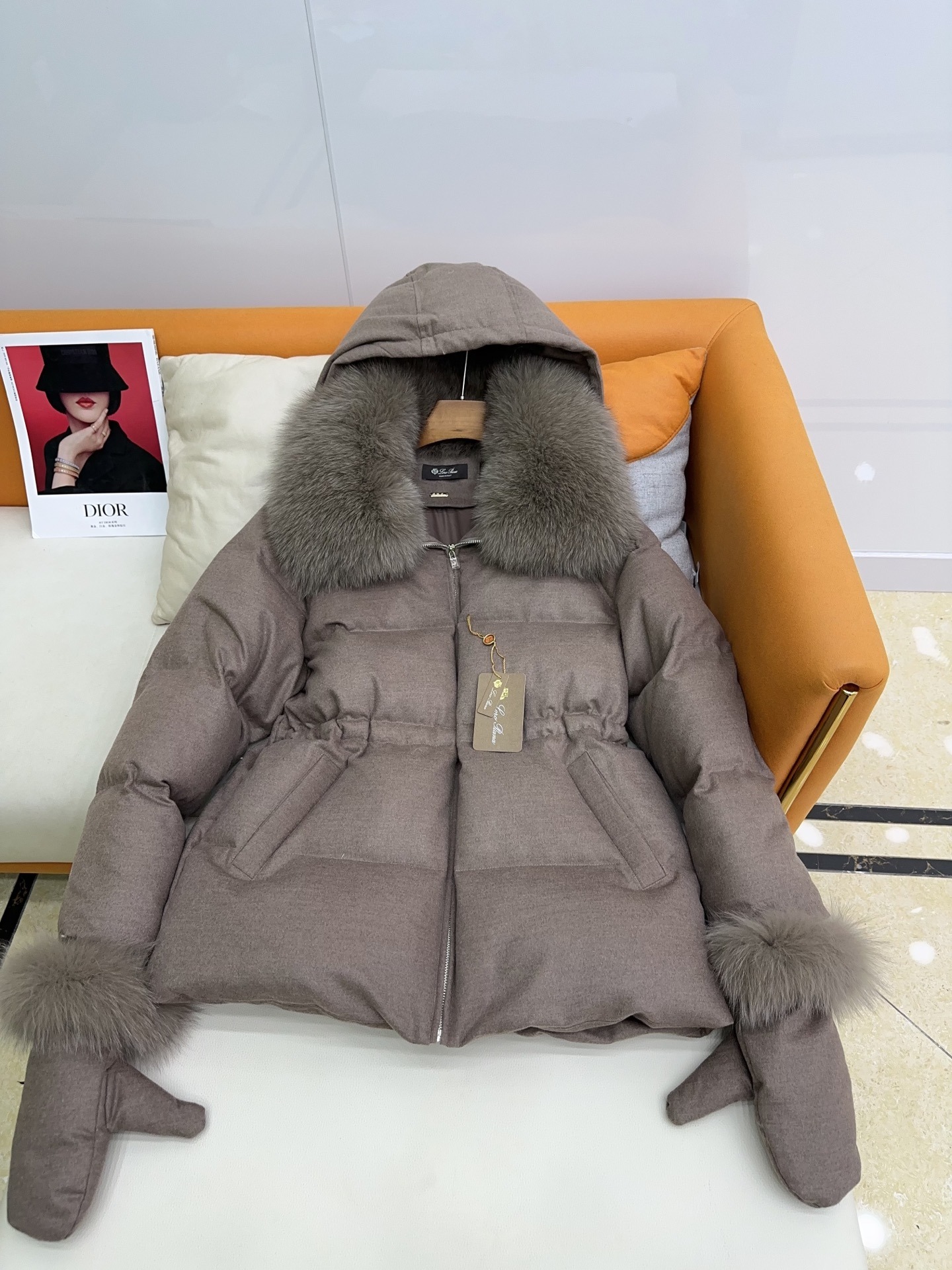 로로피아나 신상 구스 다운