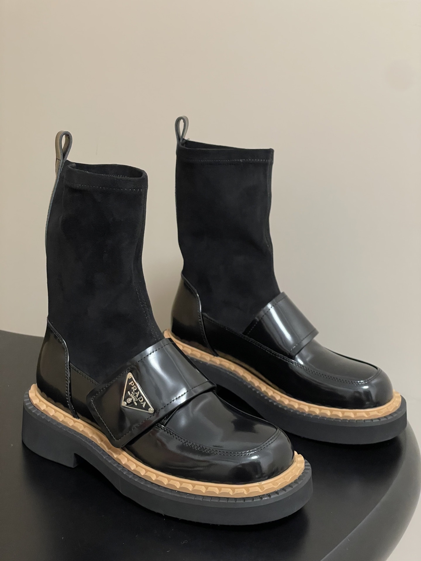 프라다 25Ss 가을/겨울 신상 스판 앵클부츠